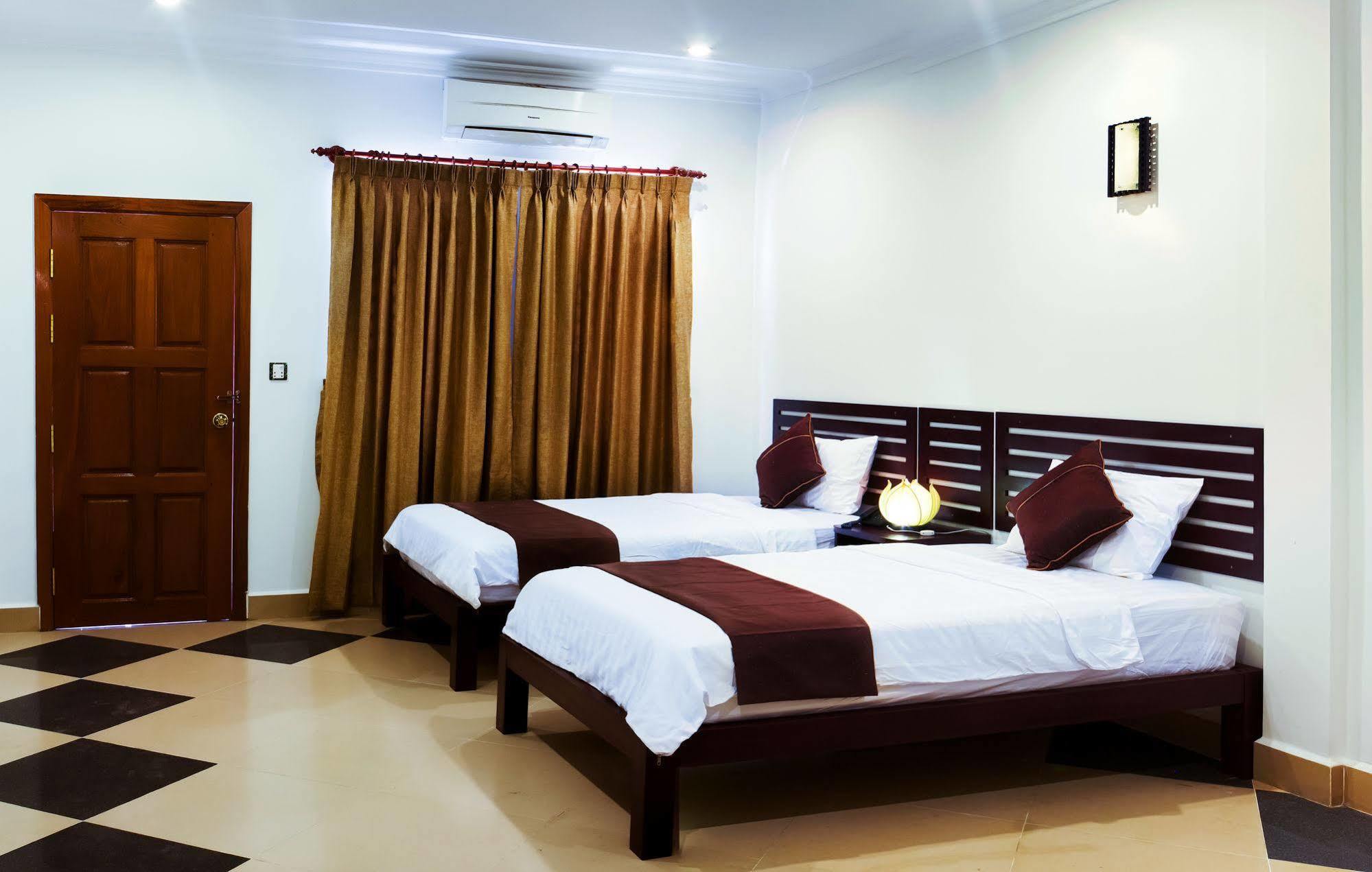 Aime House & Niisaii Apartment Phnom Penh Bagian luar foto