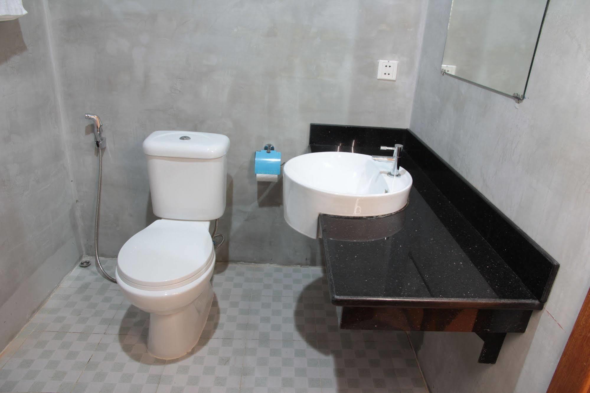 Aime House & Niisaii Apartment Phnom Penh Bagian luar foto